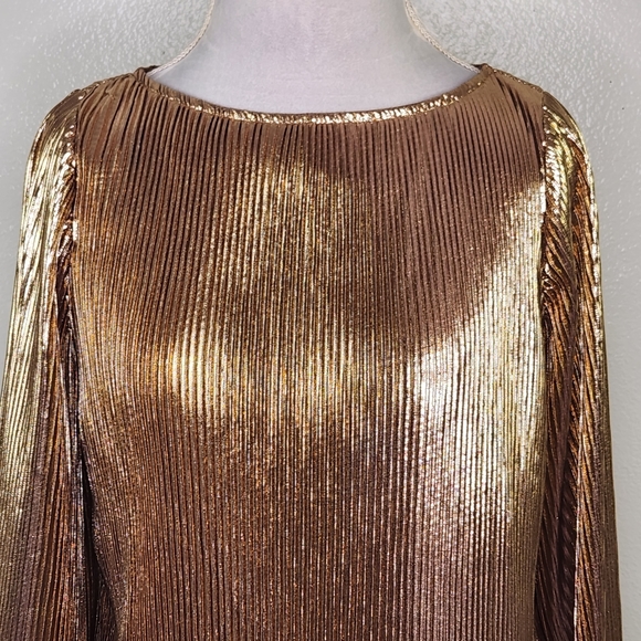 Jennifer Lopez Gold Metallic Bell Sleeve Pleated Blouse Size Small - Picture 3 of 9